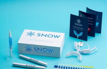 Snow Whitening Kit helps in healthy teeth
